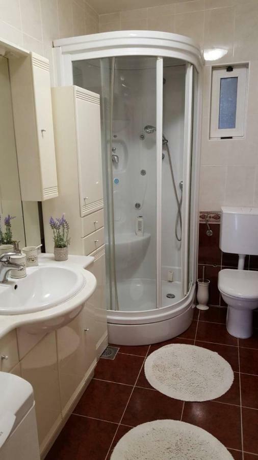 Apartman Luly Apartamento Kaštela Exterior foto
